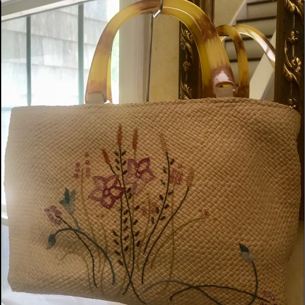 ANDREA STUART NEW YORK Straw Embroidered Lucite